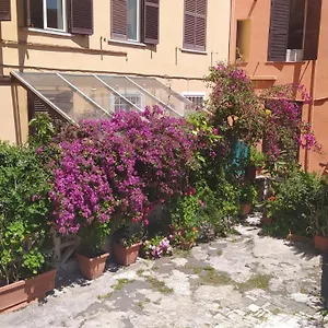  Appartamento Elegante Open Space Con Vasca Idromassaggio A Trastevere