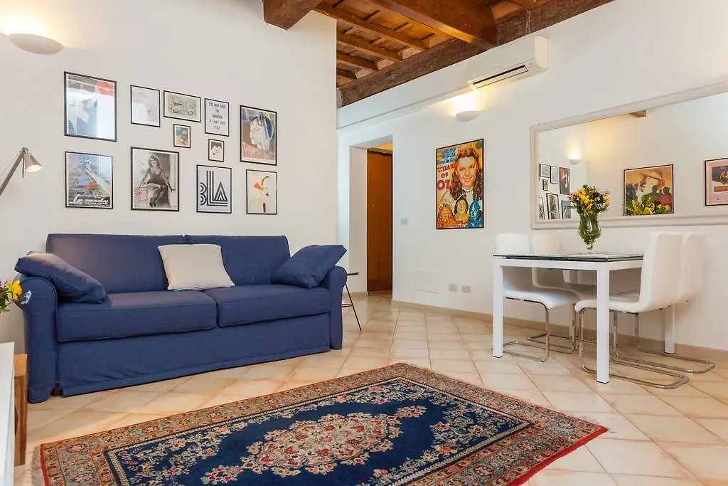 Maisonette Farnese Roma Itália
