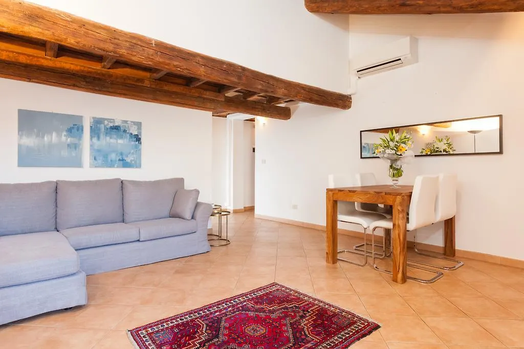 Maisonette Farnese Rome